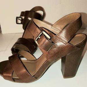 Brown leather sandels